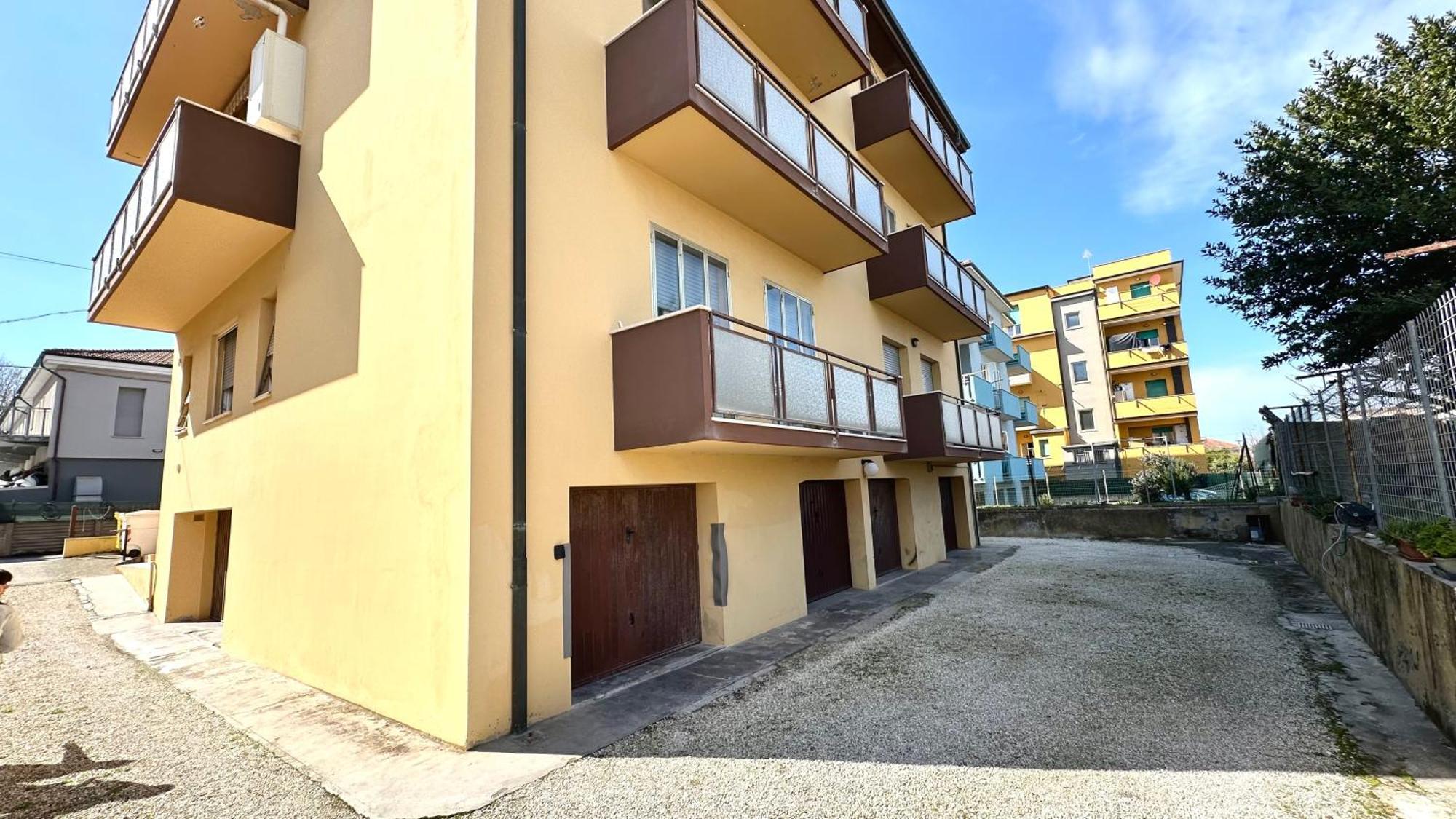 Se041 - Senigallia, Quadrilocale Accessoriato A 150Mt Dal Mare 외부 사진